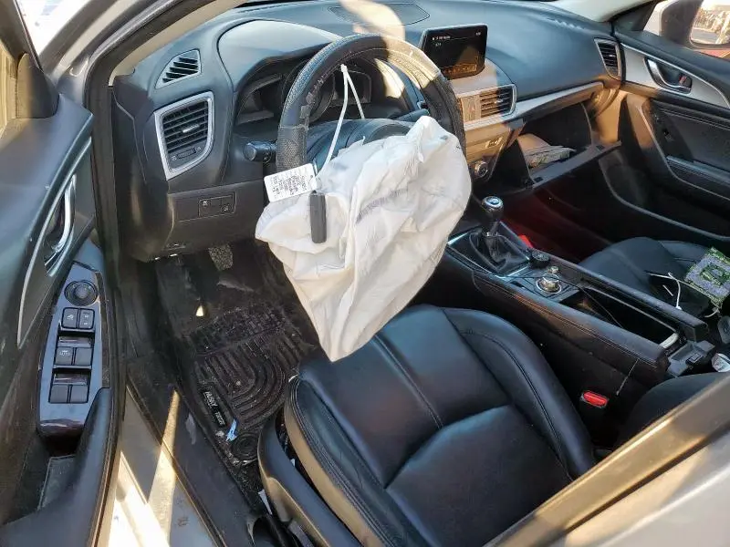 2018 MAZDA 3 TOURING  