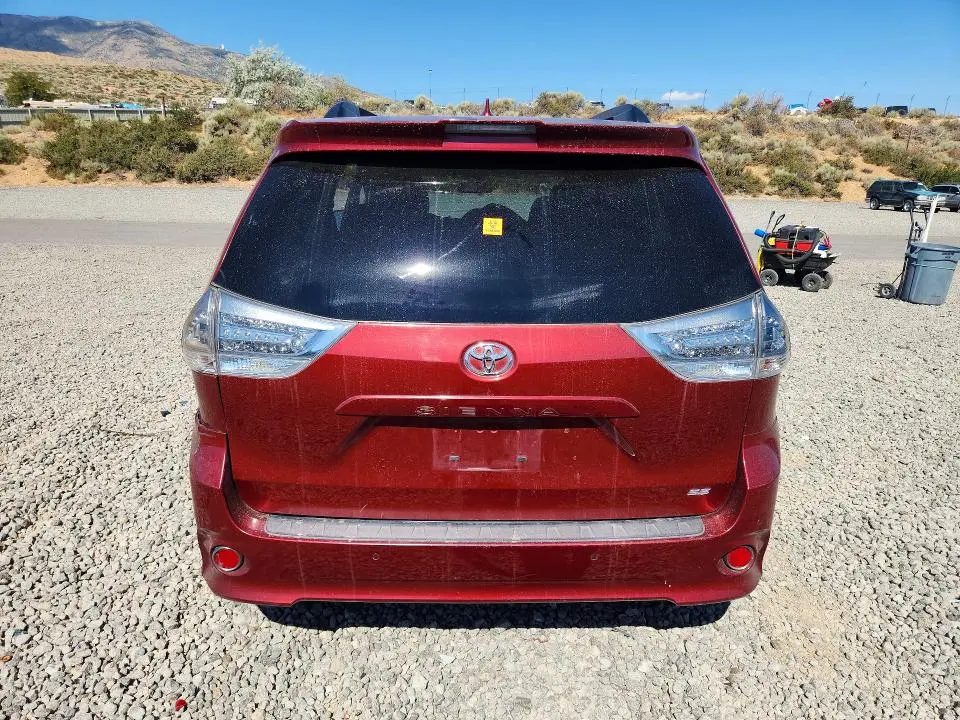 2019 TOYOTA SIENNA SE 8-PASSENGER  