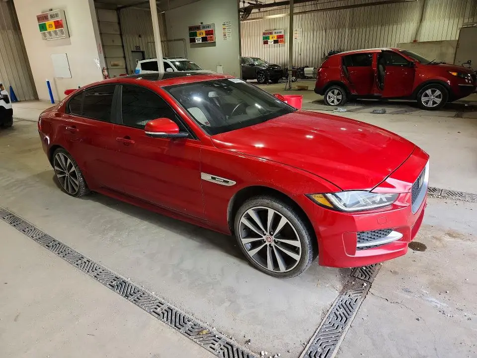 2017 JAGUAR XE R - SPORT  