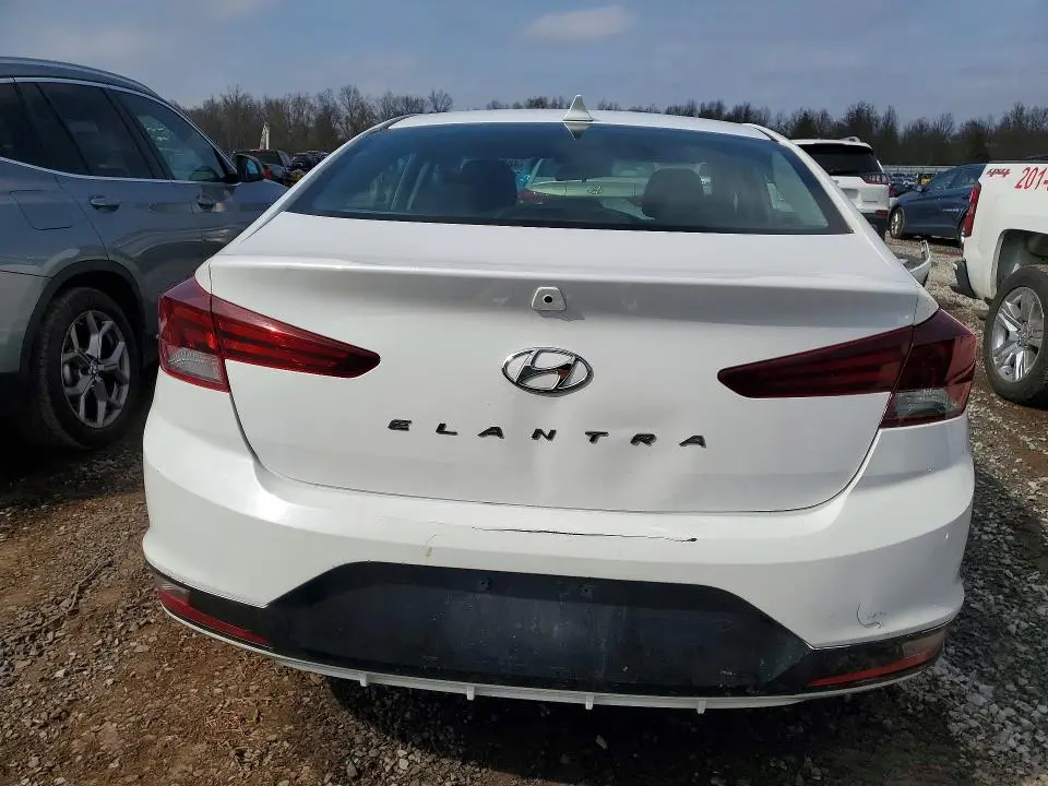 2020 HYUNDAI ELANTRA SEL  