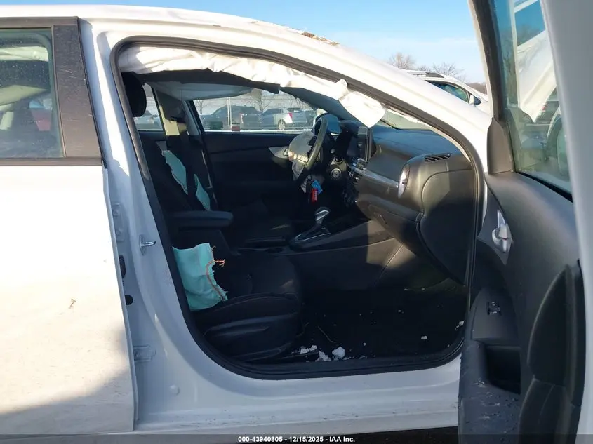 2024 KIA FORTE LXS