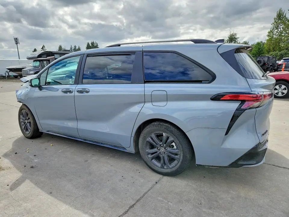 2025 TOYOTA SIENNA XSE 7-PASSENGER  
