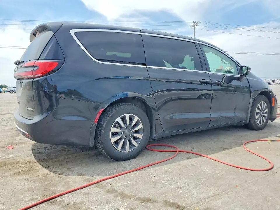 2022 CHRYSLER PACIFICA HYBRID TOURING L  