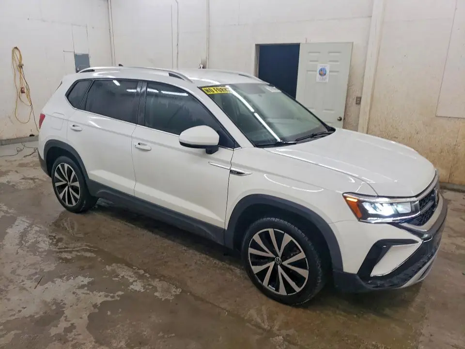 2022 VOLKSWAGEN TAOS SE  