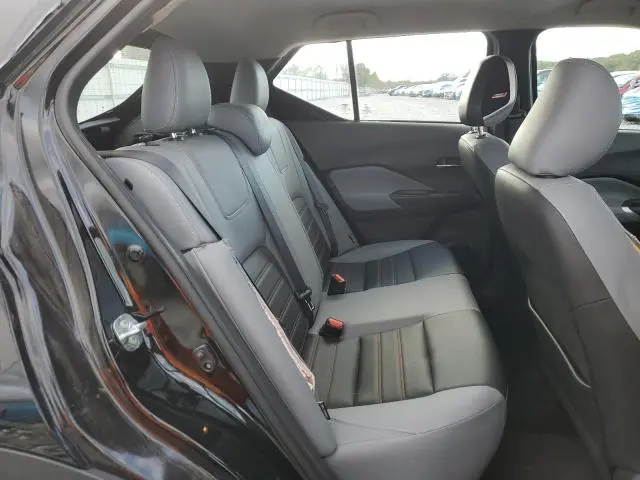 2024 NISSAN KICKS SR