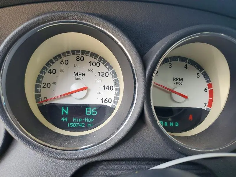 2010 DODGE CHARGER R  