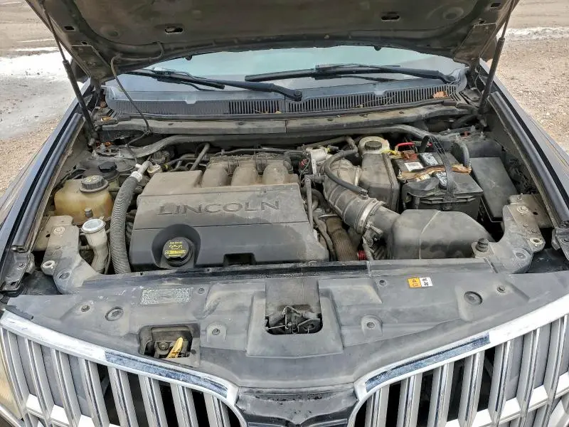 2011 LINCOLN MKT   