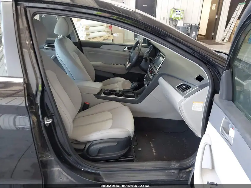 2018 HYUNDAI SONATA HYBRID SE