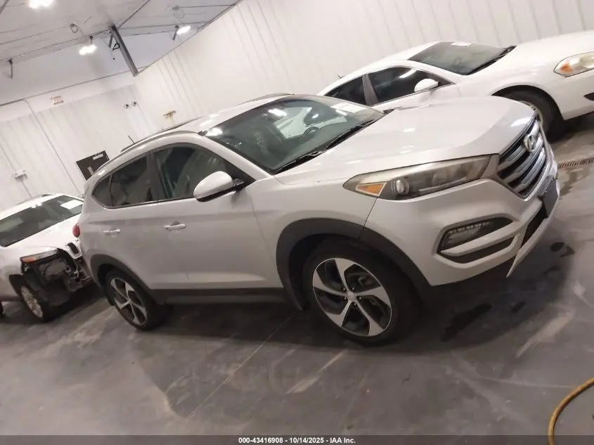 2016 HYUNDAI TUCSON SPORT