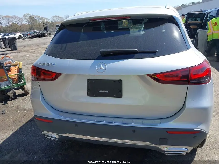 2023 MERCEDES-BENZ GLA 250  