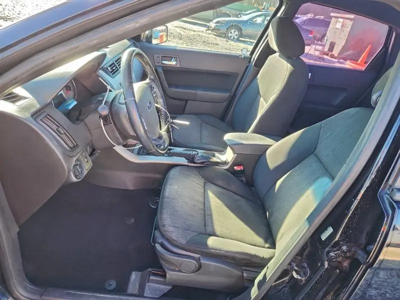 2010 FORD FOCUS SE  