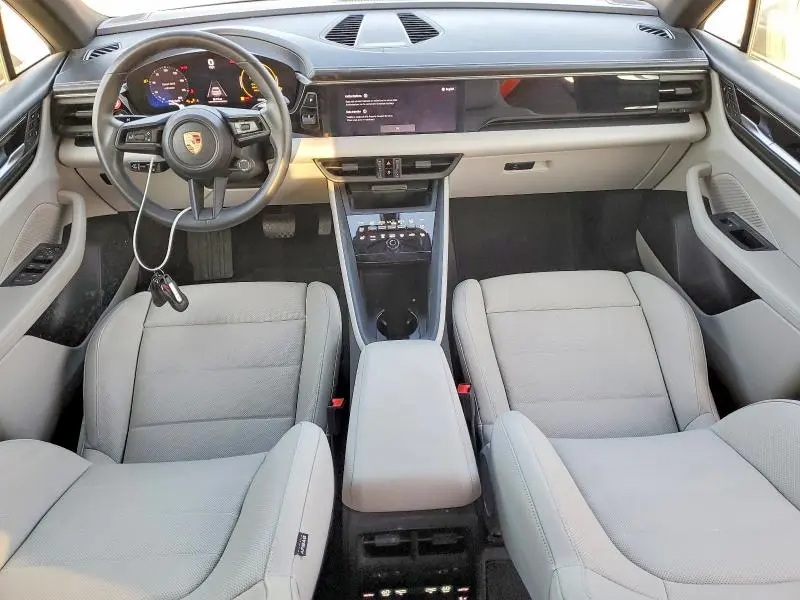 2024 PORSCHE MACAN 4  