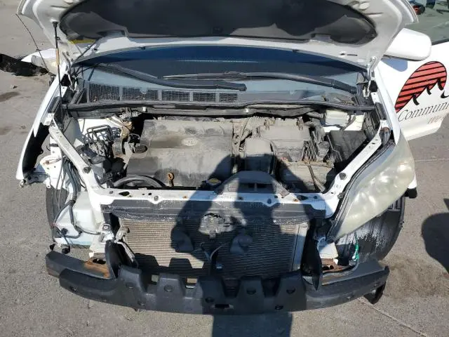 2011 TOYOTA SIENNA LE  