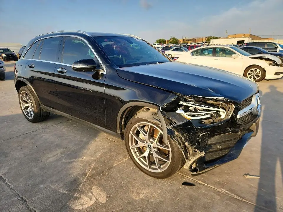 2020 MERCEDES-BENZ GLC 300  
