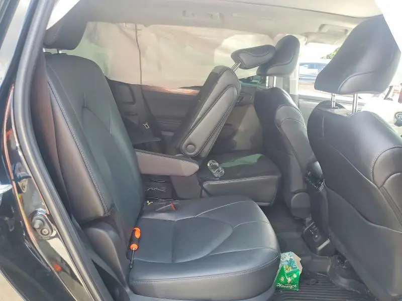 2024 TOYOTA HIGHLANDER PLATINUM  