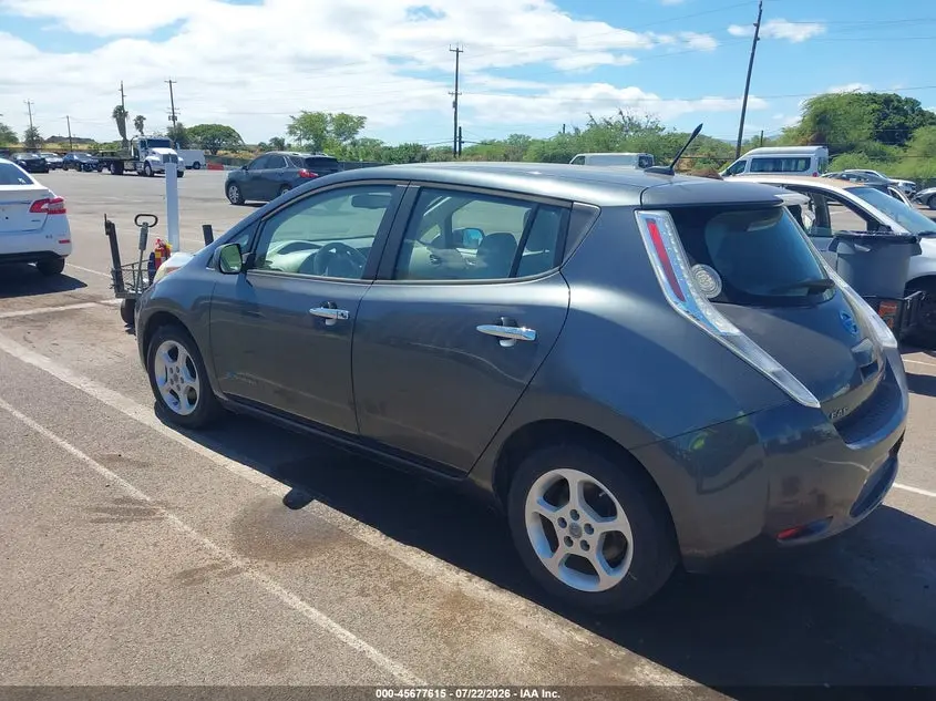2013 NISSAN LEAF SV