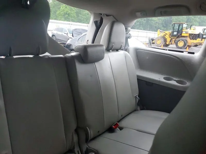 2011 TOYOTA SIENNA XLE 8-PASSENGER  