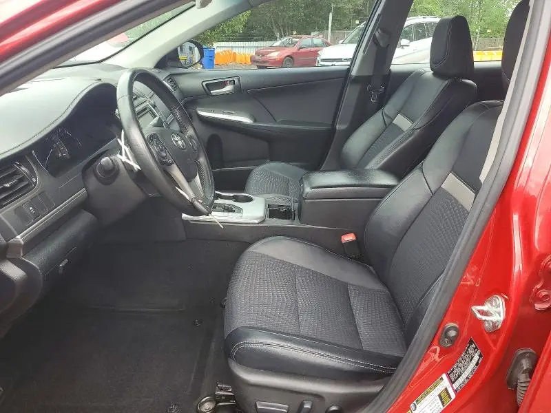 2014 TOYOTA CAMRY SE  