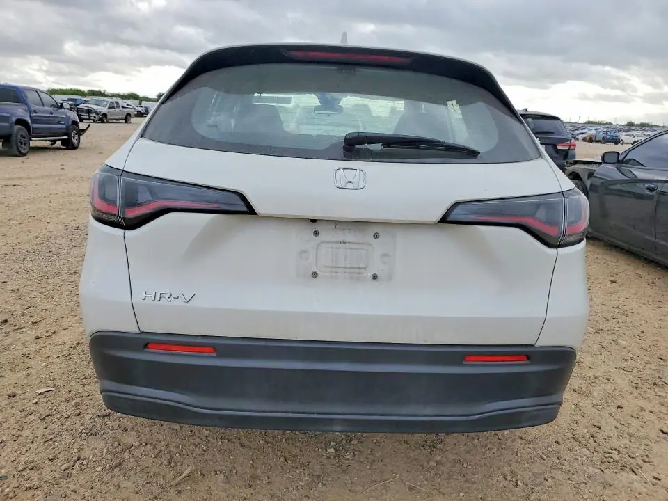 2023 HONDA HR-V LX  