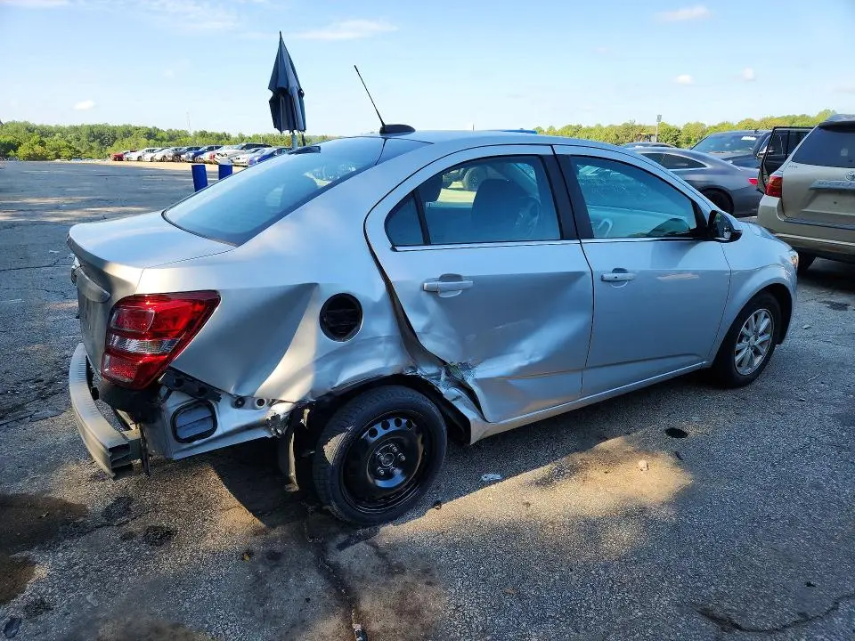 2019 CHEVROLET SONIC LT  
