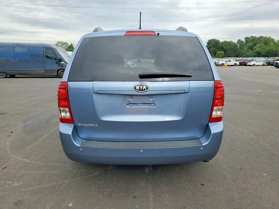 2012 KIA SEDONA LX  