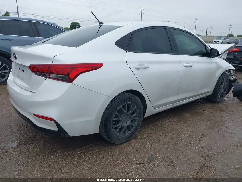 2022 HYUNDAI ACCENT SE