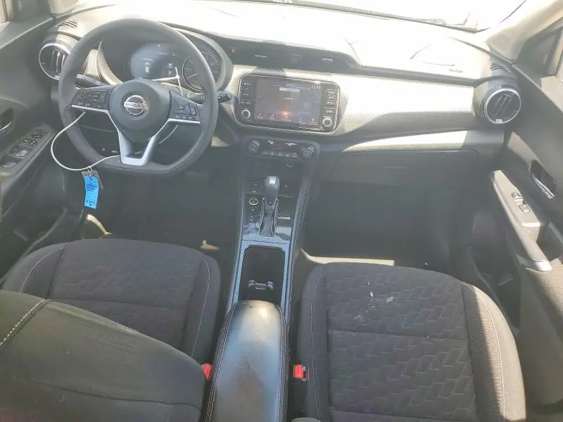 2021 NISSAN KICKS SV  