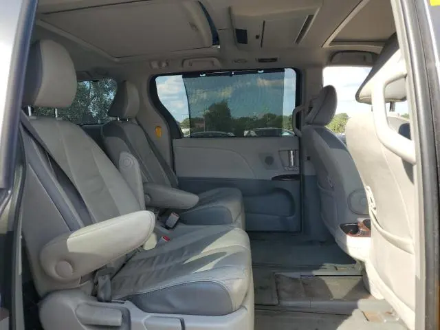 2014 TOYOTA SIENNA XLE  
