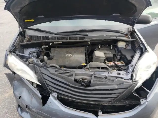 2016 TOYOTA SIENNA   