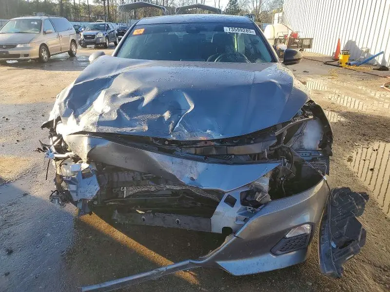 2021 NISSAN ALTIMA SR  