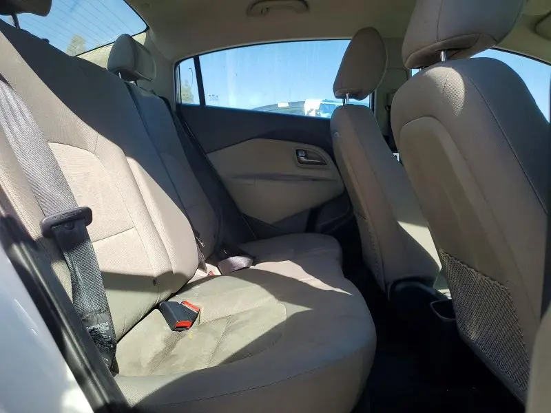 2016 KIA RIO LX  