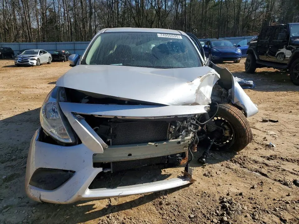 2019 NISSAN VERSA S  