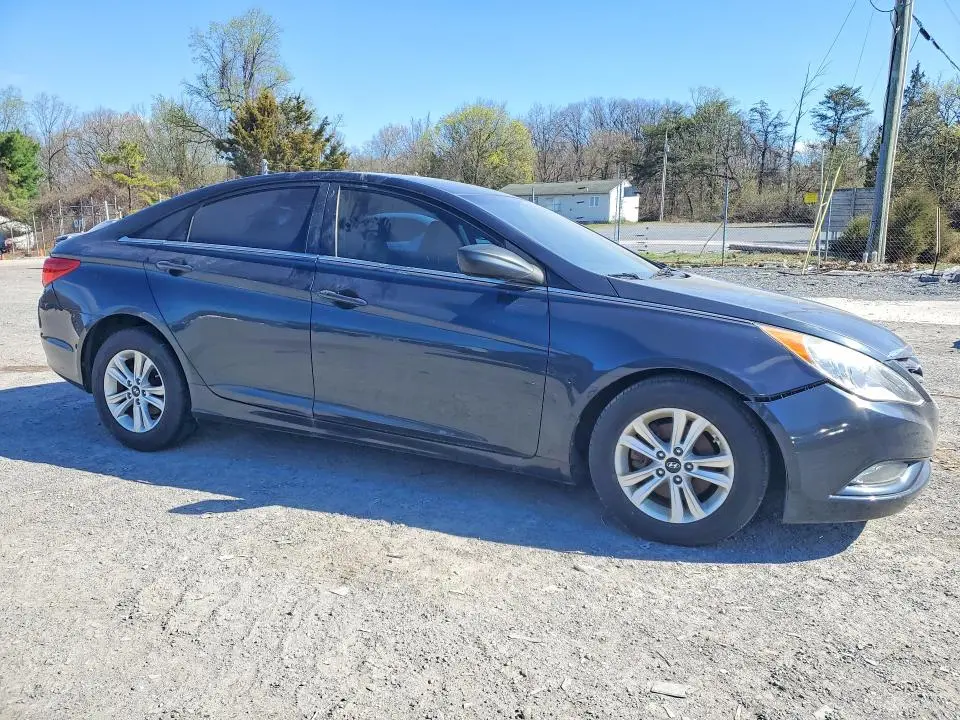 2013 HYUNDAI SONATA GLS  