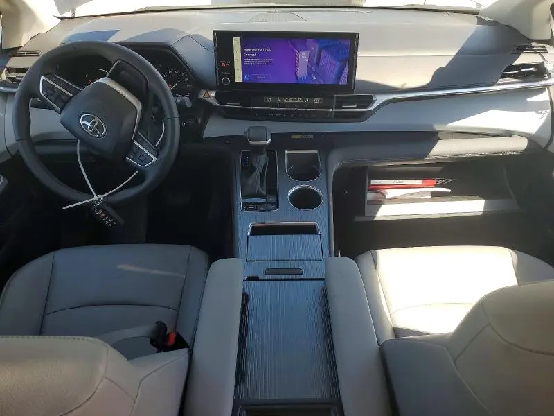 2025 TOYOTA SIENNA XLE 7-PASSENGER  