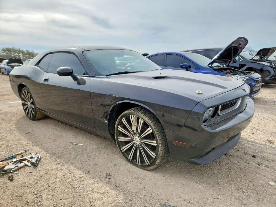 2010 DODGE CHALLENGER SE  