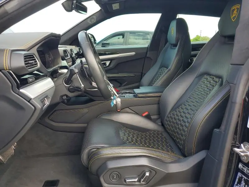 2020 LAMBORGHINI URUS   