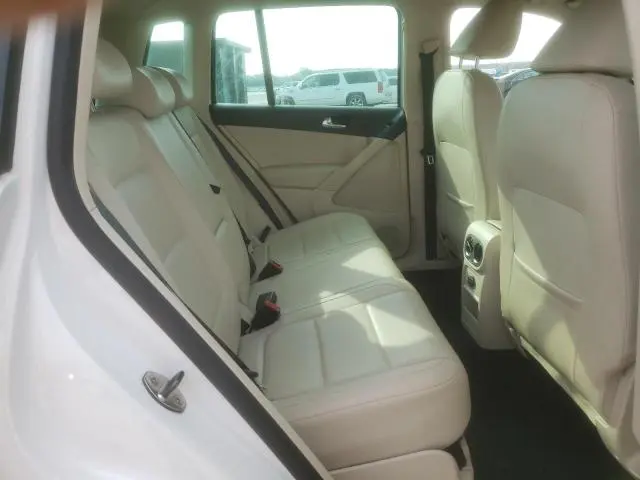 2011 VOLKSWAGEN TIGUAN S  