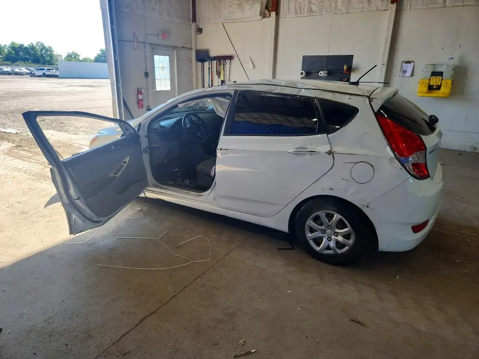 2012 HYUNDAI ACCENT GS  
