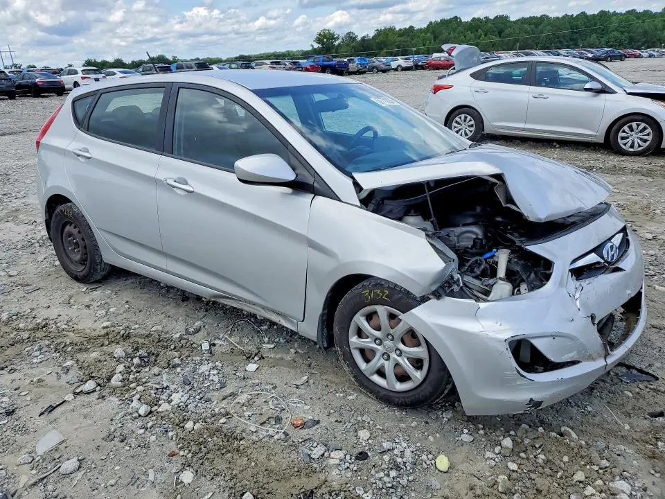 2012 HYUNDAI ACCENT GS  