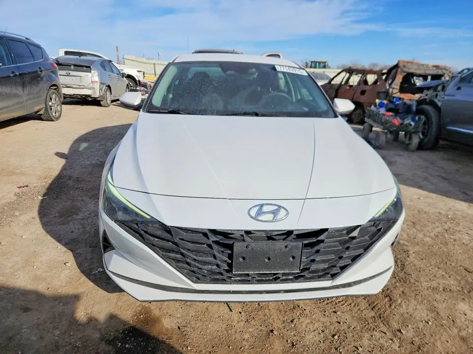2022 HYUNDAI ELANTRA SEL  