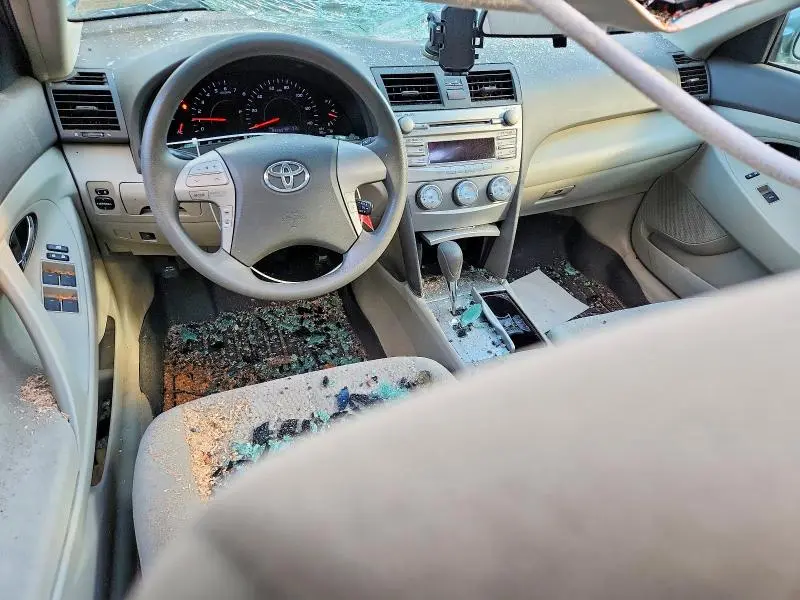 2011 TOYOTA CAMRY LE  