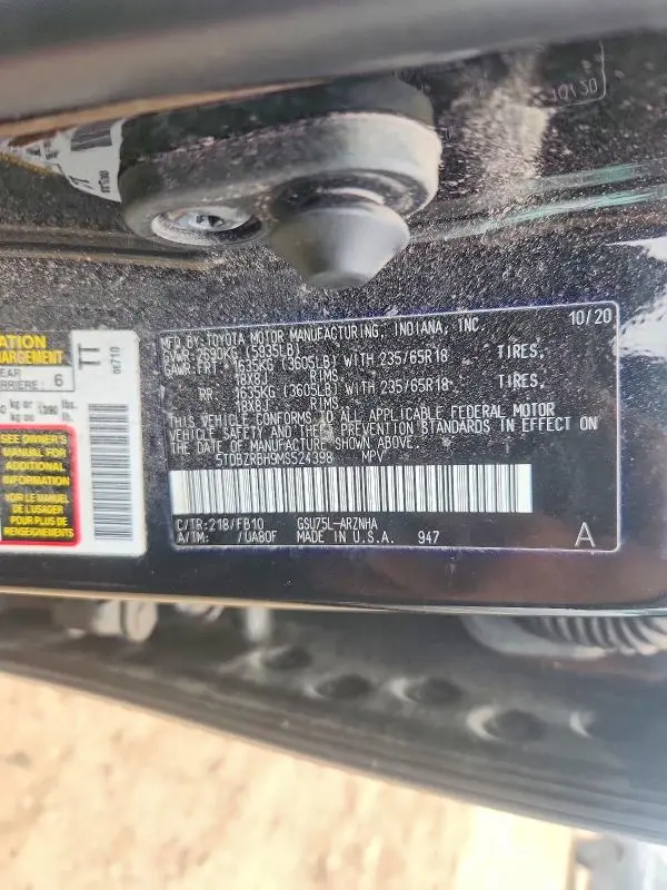 2021 TOYOTA HIGHLANDER LE  