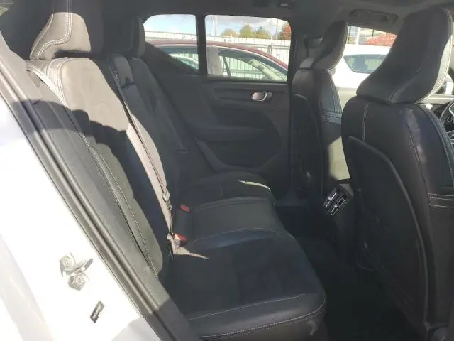 2021 VOLVO XC40 RECHARGE  