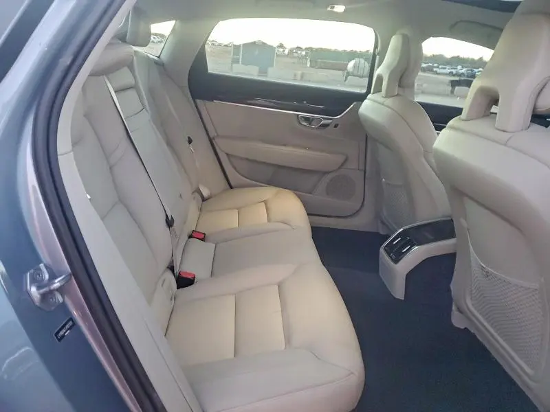 2018 VOLVO S90 T5 MOMENTUM  