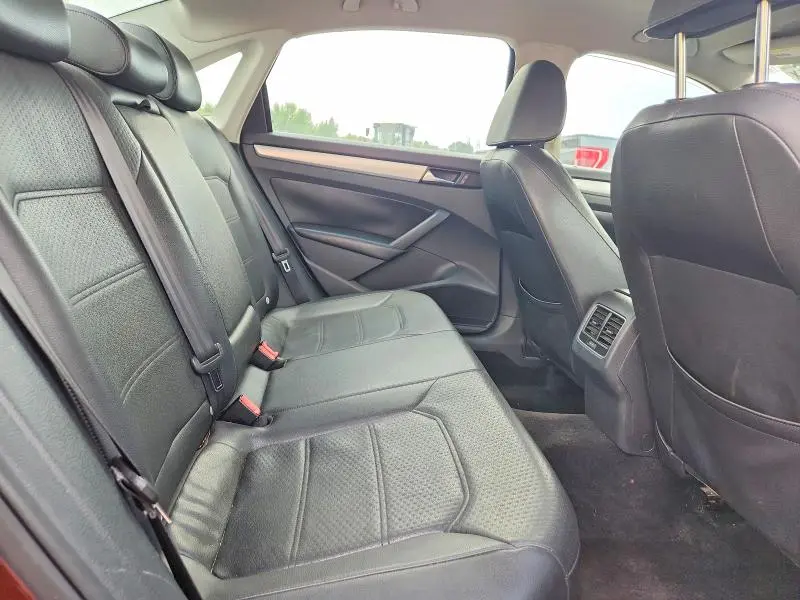 2013 VOLKSWAGEN PASSAT SE  