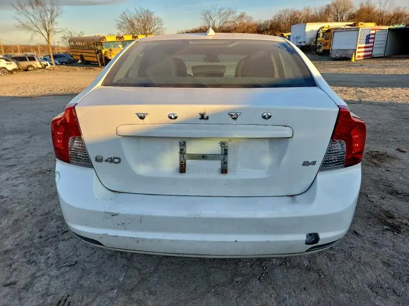 2010 VOLVO S40 2.4I  