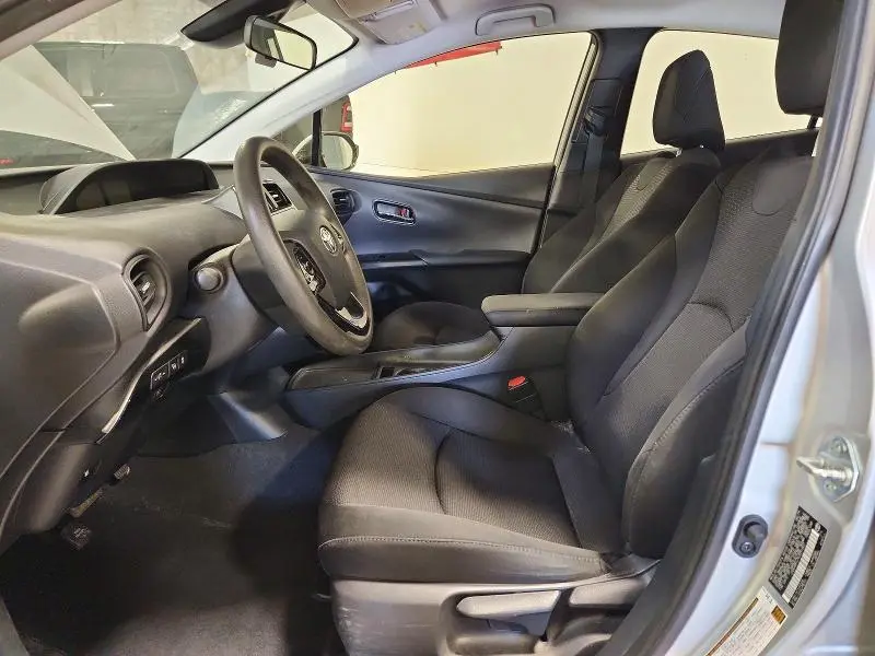 2019 TOYOTA PRIUS LE  