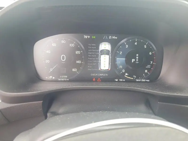 2019 VOLVO XC40 T5 MOMENTUM  