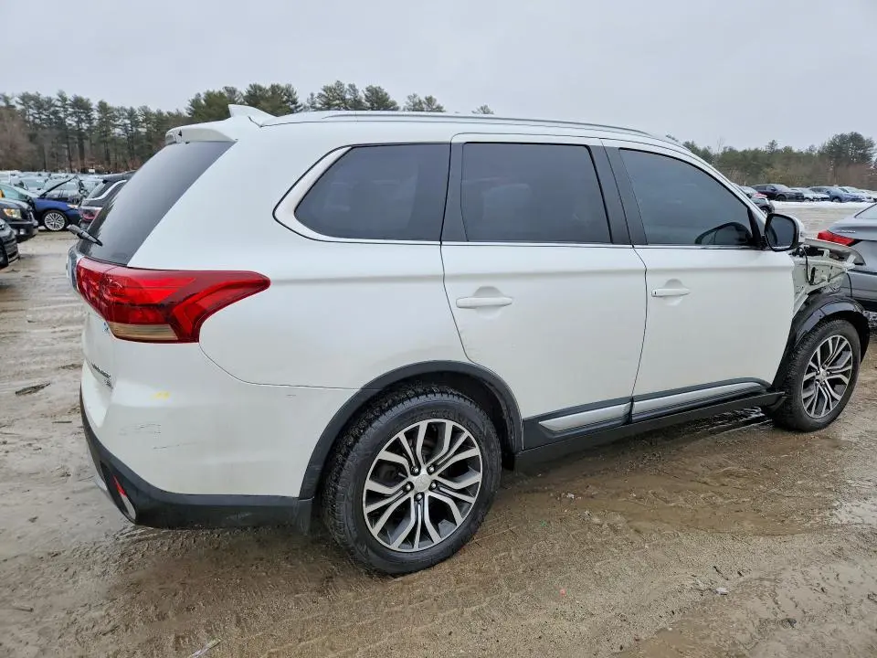 2017 MITSUBISHI OUTLANDER SE  