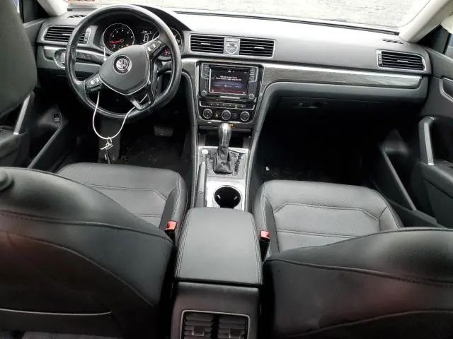 2017 VOLKSWAGEN PASSAT SE
